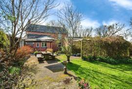4 bedroom, Detached house for sale
