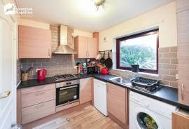 2 bedroom, Ground floor flat for sale