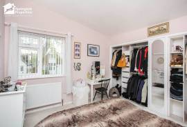 3 bedroom, Semi-detached house for sale
