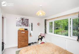 3 bedroom, Semi-detached house for sale