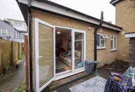 2 bedroom, Bungalow for sale