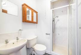 1 bedroom, Ground floor flat for sale