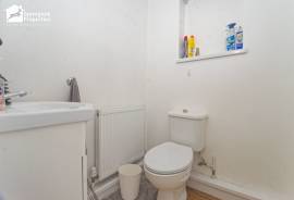 4 bedroom, Semi-detached house for sale