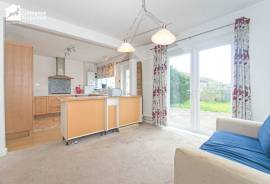 4 bedroom, Semi-detached house for sale