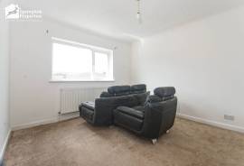 4 bedroom, Semi-detached house for sale