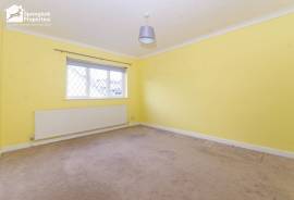 4 bedroom, Semi-detached house for sale