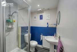 5 bedroom, Terraced House for sale