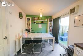 5 bedroom, Terraced House for sale