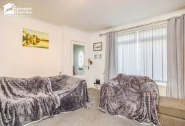 2 bedroom, Terraced House for sale