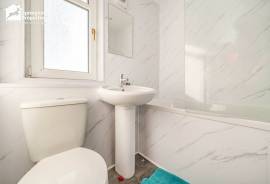 2 bedroom, Terraced House for sale
