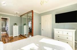 4 bedroom, Bungalow for sale