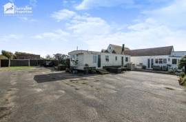 4 bedroom, Bungalow for sale