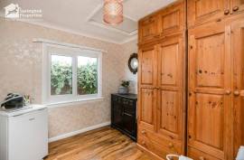 4 bedroom, Bungalow for sale