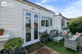 4 bedroom, Bungalow for sale