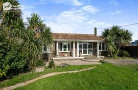 4 bedroom, Bungalow for sale