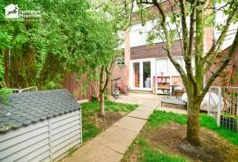 4 bedroom, Terraced House for sale