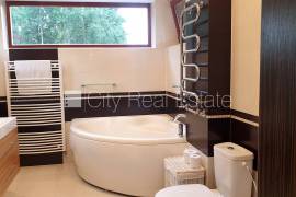 Detached house for sale in Jurmala, 450.00m2