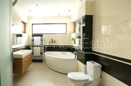 Detached house for sale in Jurmala, 450.00m2