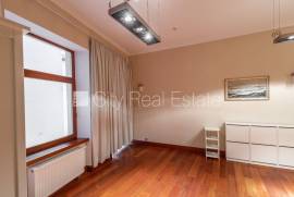 Apartment for rent in Riga, 280.00m2