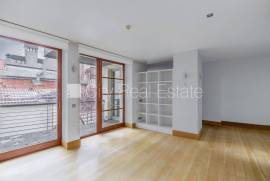 Apartment for rent in Riga, 280.00m2