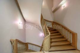 Apartment for rent in Riga, 280.00m2