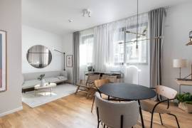 City Comfort: Unique 2-Room Home with Balcony between Ku'damm & Potsdamer Platz