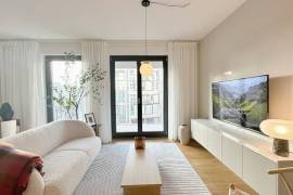 City Comfort: Unique 2-Room Home with Balcony between Ku'damm & Potsdamer Platz