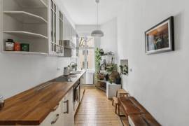 Elegant Fully Furnished 2-Room apartment next to Helmholtzplatz in Prenzlauer Berg