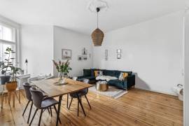 Elegant Fully Furnished 2-Room apartment next to Helmholtzplatz in Prenzlauer Berg