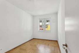 Modern Family Home with Private Garden & Parking in Vibrant Neukolln, Berlin