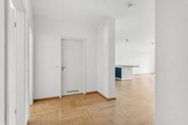 Modern Family Home with Private Garden & Parking in Vibrant Neukolln, Berlin