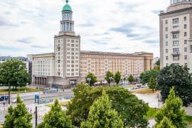 Upscale & central new -build: 2-room Apartment close to Mercedes Benz Area