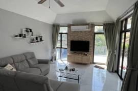 Royal Garden : Beautiful. Spacious 5 Bedroom Family Home