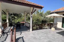 Royal Garden : Beautiful. Spacious 5 Bedroom Family Home