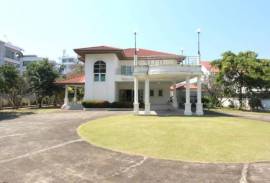 Land with a 2 Storey Villa, 50 metres from Beach - Central Hua Hin