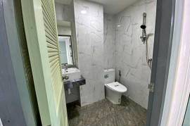 2 Story 3 Bed Townhouse Near City Center and Dinosaur Market For Sale