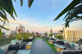 Profitable Rooftop Bar and Restaurant For Sale in Soi 94