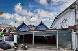 Prime Location : 2 Storey Townhouse On Soi Selakam