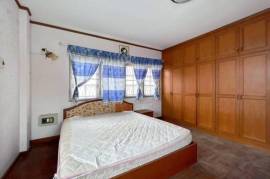 Prime Location : 2 Storey Townhouse On Soi Selakam