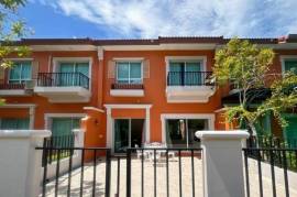 Boulevard Tuscany : 2 Bedroom Townhouse In Cha Am