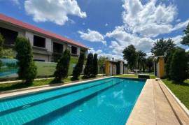 Boulevard Tuscany : 2 Bedroom Townhouse In Cha Am