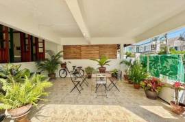 3 storey 3 Bedroom Townhouse Just 50 meters From The Beach