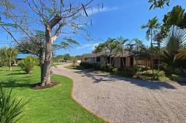 4 Bed Farm House For Sale With Guest House 6 Rai Land and Fishing Lake