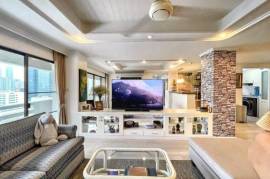 3 Bedrooms 2 Bathrooms 176 SQ.M Ruamjai Heights