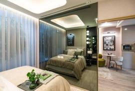 Modern 1-Bed Condo in Phra Khanong Bangkok