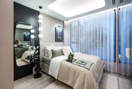 Modern 1-Bed Condo in Phra Khanong Bangkok