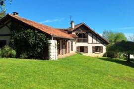 Detached house for sale, 6 rooms - Saint-Lezer 65500