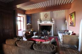 11 room, 470m2 Castle for sale in Le cros - 875 000 € *