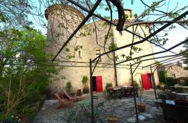 11 room, 470m2 Castle for sale in Le cros - 875 000 € *