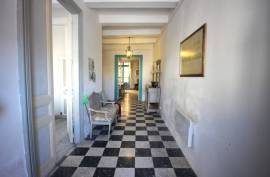 6 room, 225m2 Bourgeois style house for sale in Nissan lez enserune - 275 000 € *